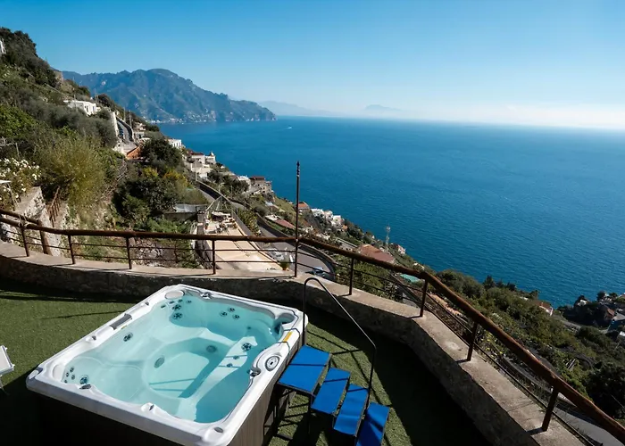 Santa Rosa Con Jacuzzi E Vista Panoramica Amalfi