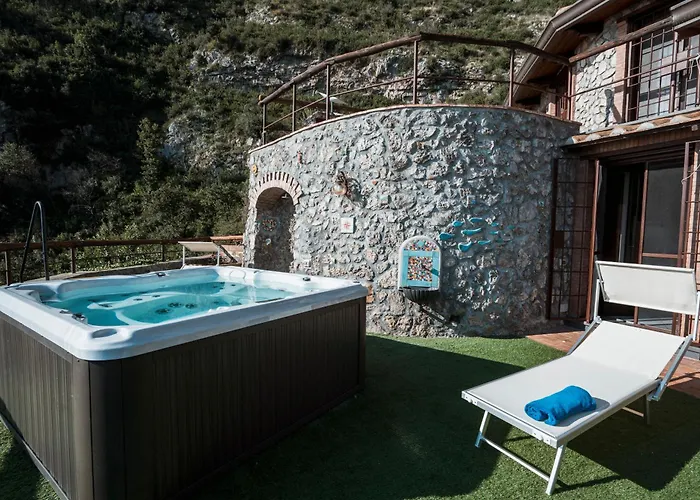 Santa Rosa Con Jacuzzi E Vista Panoramica Amalfi