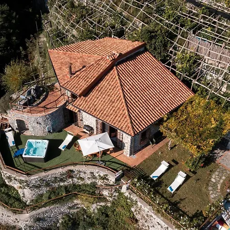 Santa Rosa Con Jacuzzi E Vista Panoramica Ferienhaus Amalfi